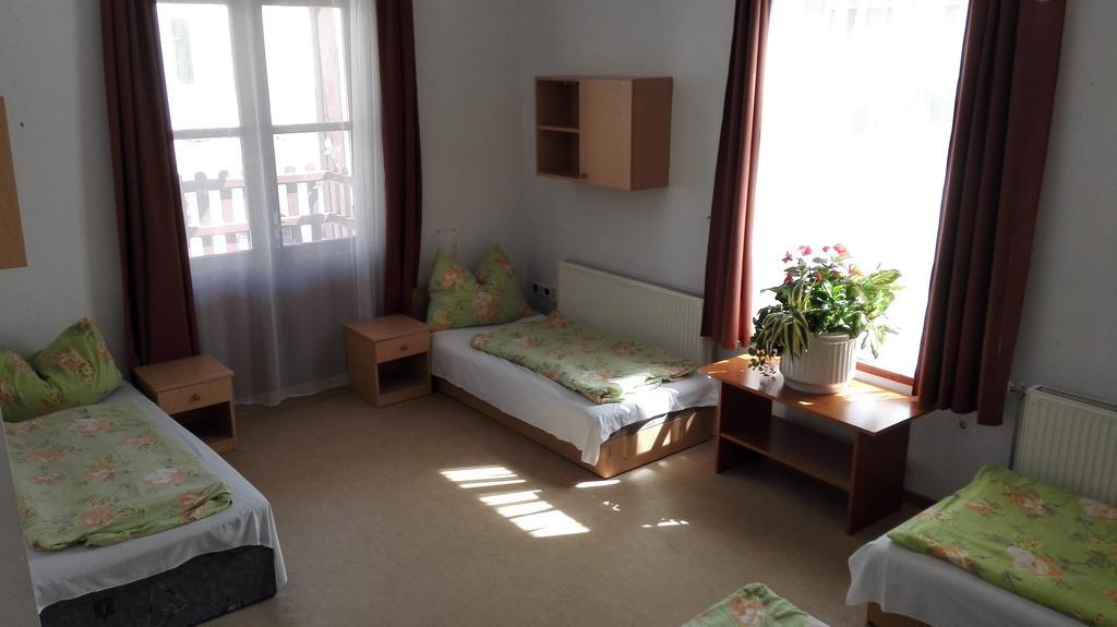 Sio Hostel Шиофок Экстерьер фото