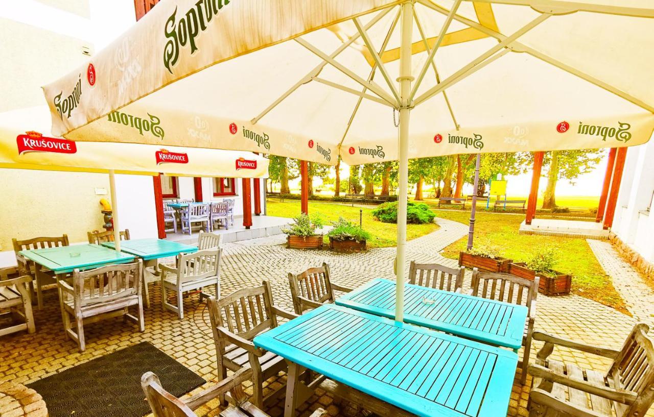 Sio Hostel Шиофок Экстерьер фото